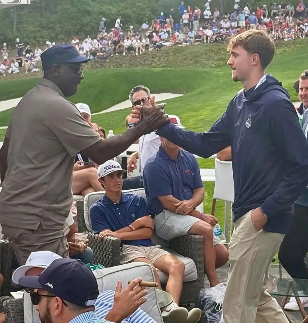 世界杯手机客户端下载-力压乔丹！51+45+25！NBA又一现象级新秀